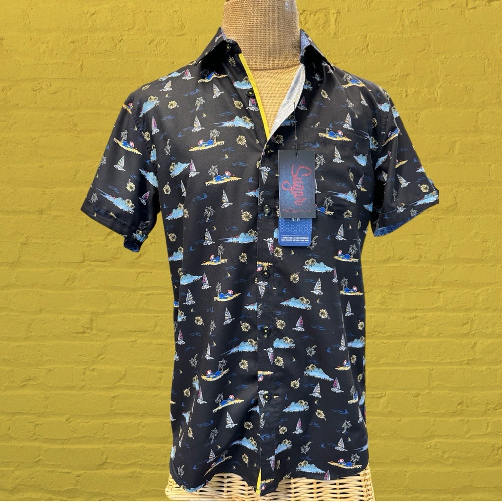 NWT Microfiber beach theme shirt- True To Size Fit. Size M